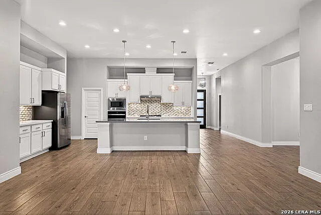 4 bed, 3.0 bath, 2752 sqft, $3,750 — Photo 3