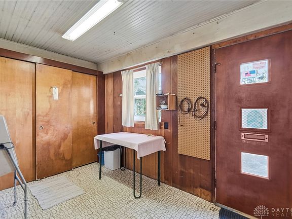 5th image of 8601 Lochard Rd