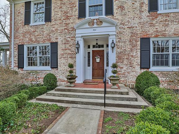 3rd image of 531 Larchmont Dr