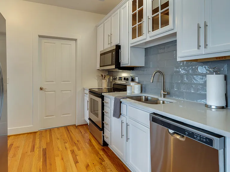 902 Shelby Ave #A — Photo 16