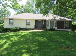 2207 W 119th St, Leawood, KS 66209