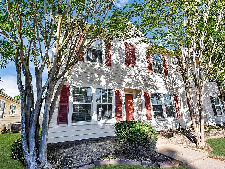 20623 Patriot Park Ln — Photo 1