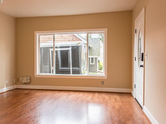 3rd image of 235 NE Grant St