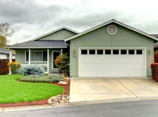 296 Oak Valley Dr, Talent, OR 97540