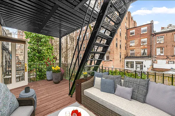 Rented by Vector New York, LLC | media 8