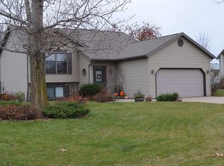 2323 Richmond Ct, Sun Prairie, WI 53590