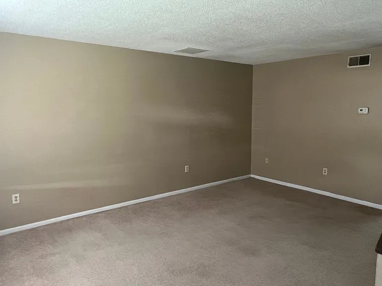 1100 Pineland Ave #3D — Photo 2