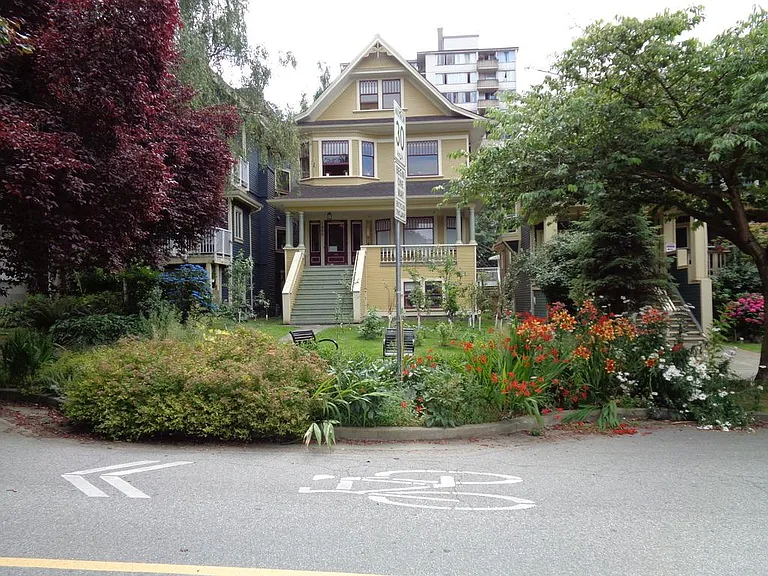 1550 Comox St — Photo 17