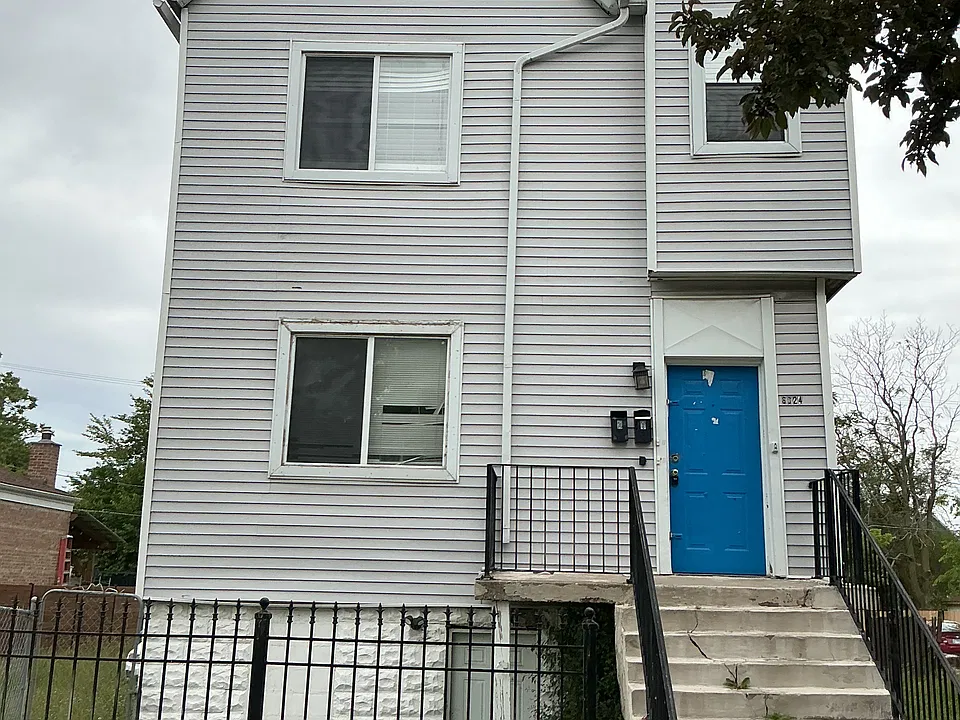 6024 S Loomis Blvd #1
