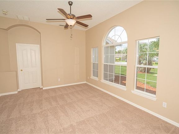 3rd image of 700 Black Maple Dr