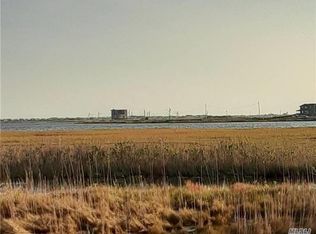 51 Grove Rd W, Mastic Beach, NY 11951