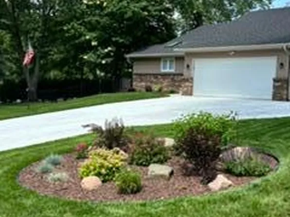 8153 172nd St W, Lakeville, MN 55044