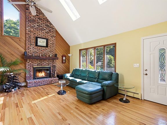 3rd image of 29 Vineyard Road
