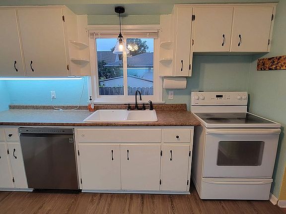 5th image of 3214 Garden Ave
