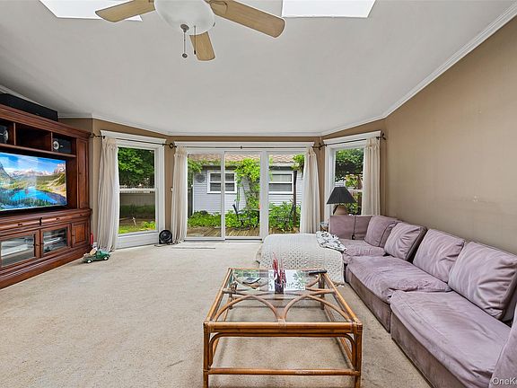4th image of 612 Hughes Street