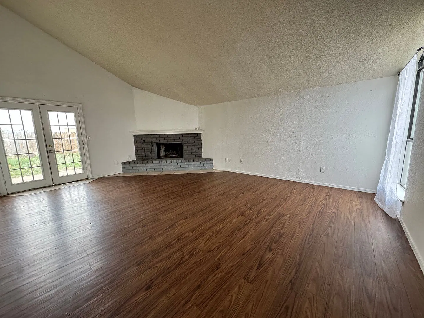 3 bedroom 2 bathroom Duplex in Tulsa! — Photo 3