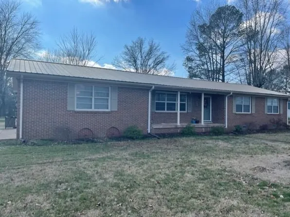 415 Carroll St, Paris, TN 38242