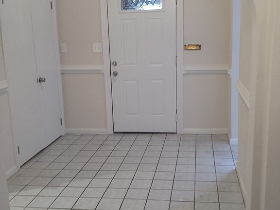 4th image of 402 Pembroke Ave APT 1