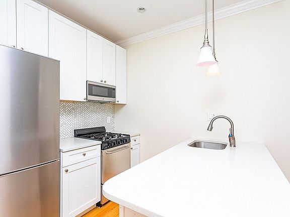 3rd image of 41 Jefferson St #4F