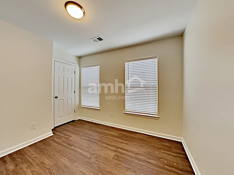 1703 Kendall Cove Ln — Photo 13