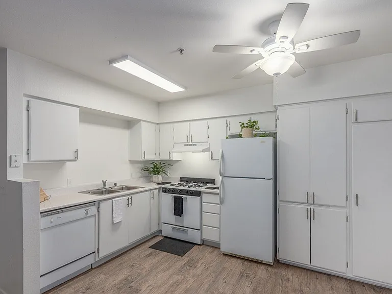 Vintage Desert Rose Senior Apartments | Affordable Apartments 55+ — Photo 10