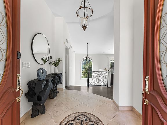 3rd image of 3782 Berry Dr