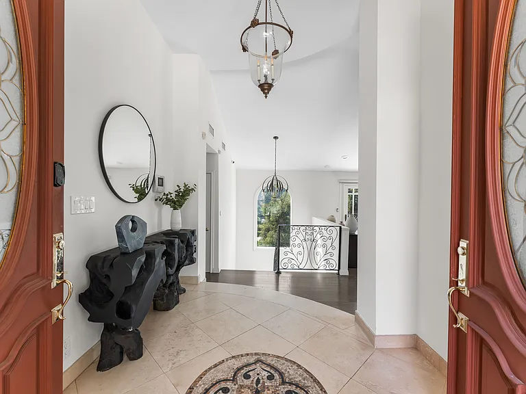 3782 Berry Dr — Photo 3
