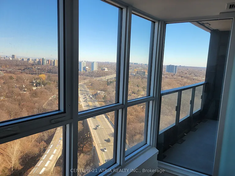 585 Bloor St E #2224 — Photo 10