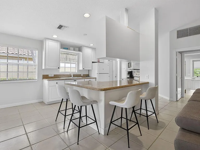 8154 Montserrat Pl — Photo 22