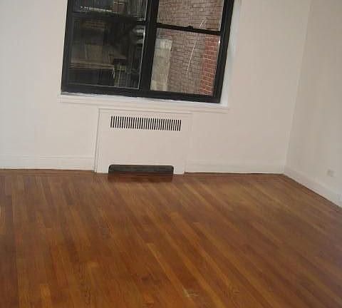 5th image of 48 Hoyt St