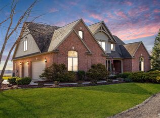 2560 Reinhardt Rd, Monroe, MI 48162