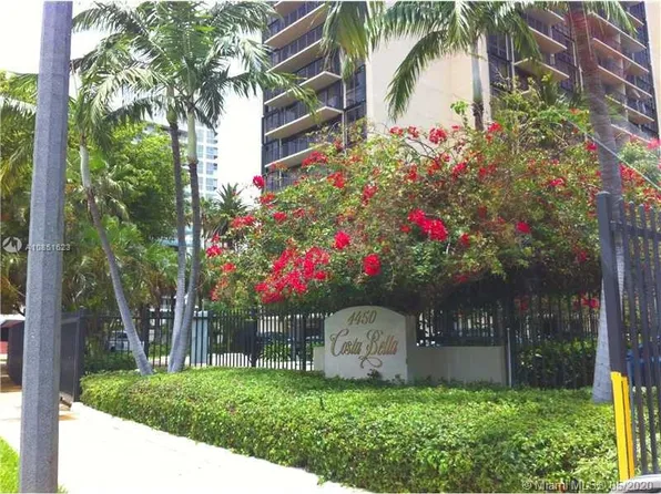 1450 Brickell Bay Dr APT 1515, Miami, FL 33131