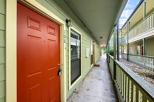 3206 King St Photo 1