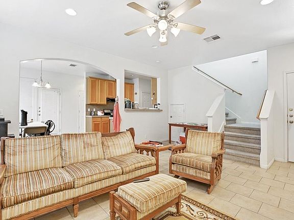 2nd image of 712 Franklin Blvd APT C