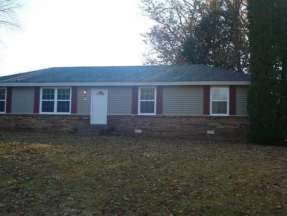 1st image of 20 Leonard Dr