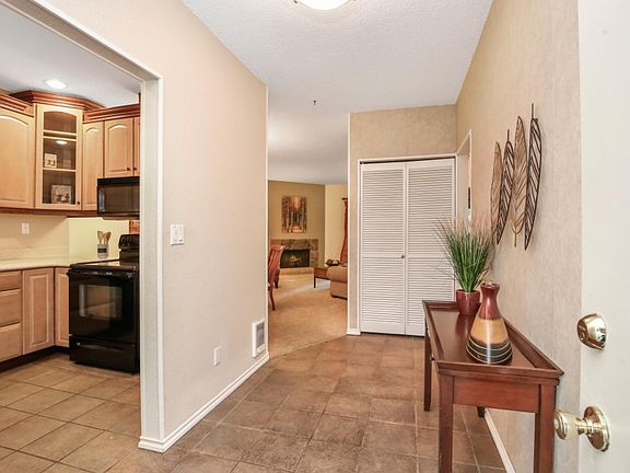 5th image of 14445 NE 40th St APT D102