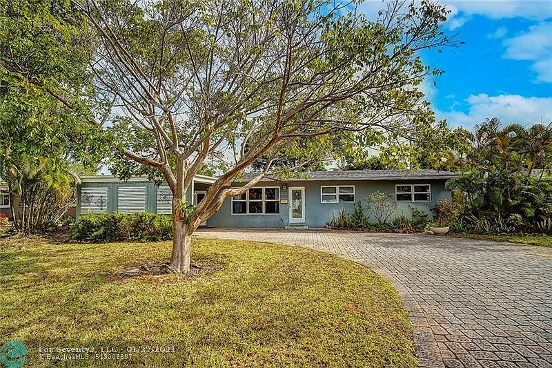 1st image of 2726 NE 1st Way