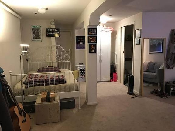 4th image of 2834 Franklin St #B
