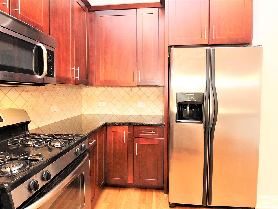1st image of 4651 N Greenview Ave APT 311