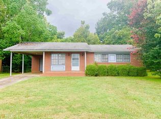 208 Meadowridge Dr, Warner Robins, GA 31093