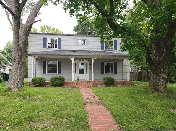 448 Southampton Dr, Decatur, IL 62526