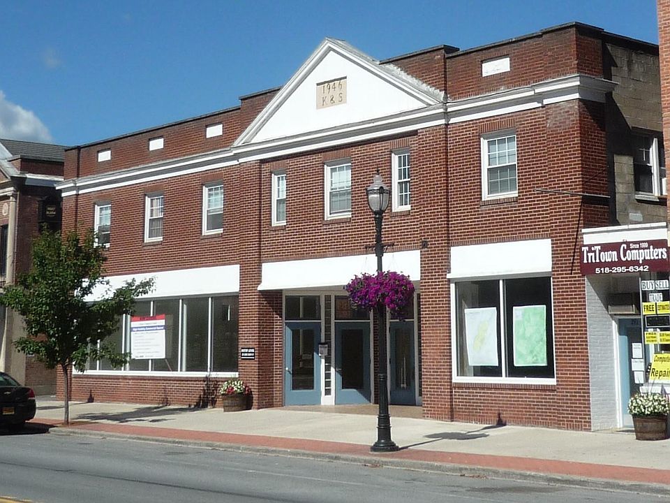 289 Main Street Schoharie NY Apt is on second floor, right side facing Main.