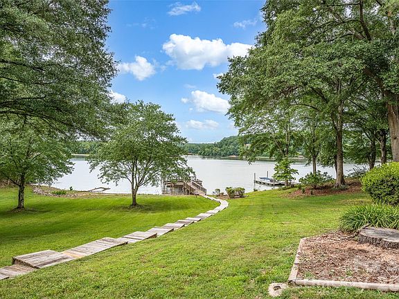 2nd image of 158 Wildwood Trail Dr