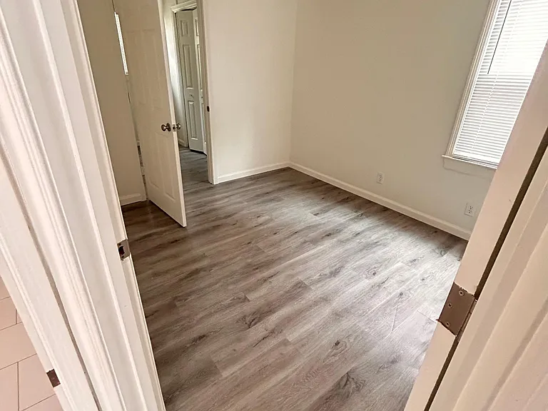 1605 Earl Ave — Photo 13