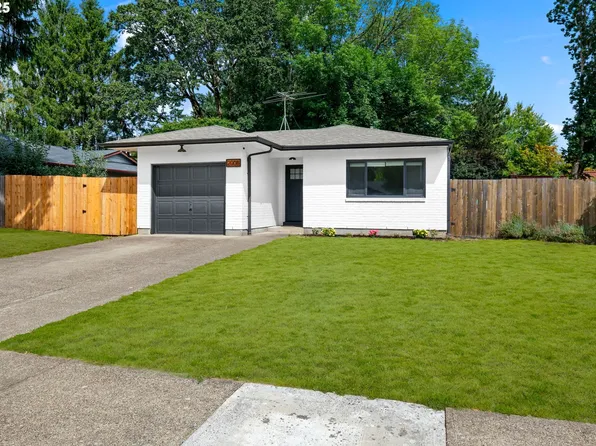 2008 N Carol Ave, Newberg, OR 97132