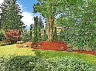 5565 NE 187th St, Kenmore, WA 98028