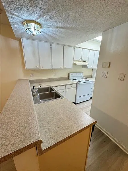 2 bed, 2.5 bath, 1120 sqft, $1,695 — Photo 4