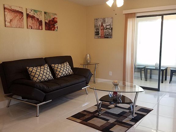 4th image of 840 Cape Coral Pkwy W APT 4