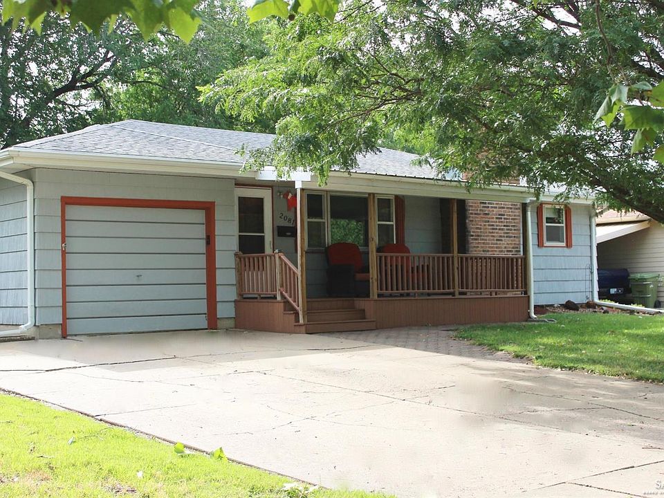 1st image of 2081 Quincy St