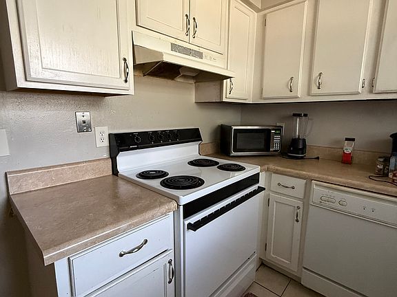 3rd image of 612 Fairhope Ave #F